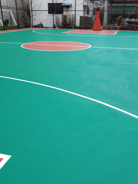 垫江 球场长期使用易出现地面开裂
